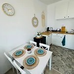 Toni House 405 Marina Apartment *