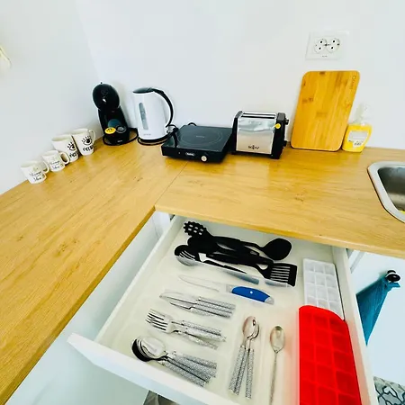 Апартамент Toni House 405 Marina