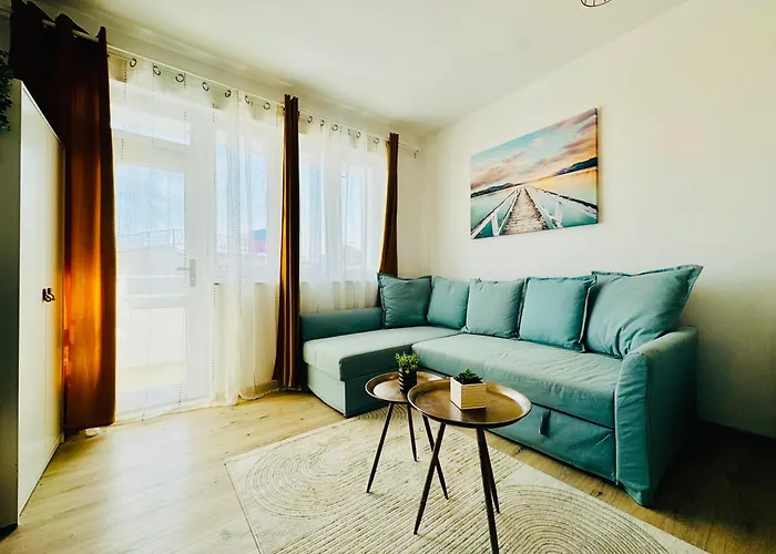 Toni House 405 Marina